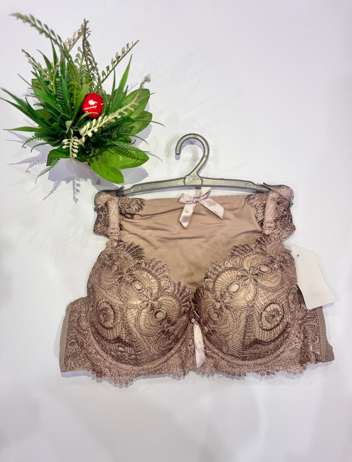 Elegant Cinnamon Lace Lingerie Set