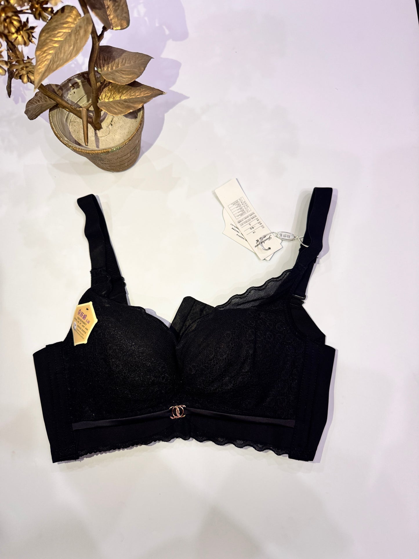 Elegant Lace Full-Coverage Bra